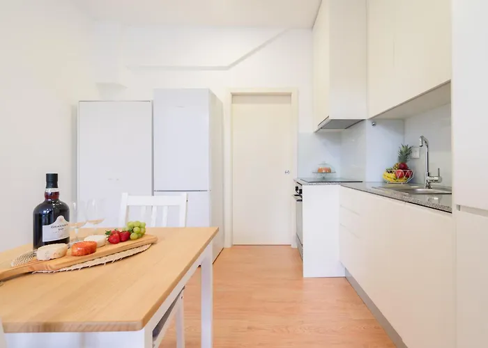 Host Wise - Santa Catarina Cosy Downtown Oporto