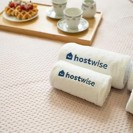 Host Wise - Santa Catarina Cosy Downtown Apartment